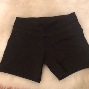 Lululemon 6 inch shorts